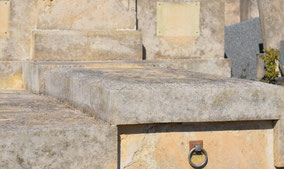 retrait-mousse-karsher-pompes-funebres-vauclusiennes-marbrerie-orange-piolenc