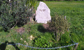 marbrerie-orangeoise-granit-mont-blanc-cimetiere-caveau-monument