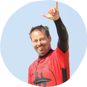 Daniel Alcock, throwing a shaka