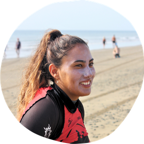 Candela Beisti, picture of her on the beach