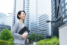 「今さら歯列矯正なんて……」と思っていませんか？