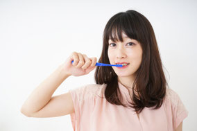 固定式装置（ワイヤーなど）：隙間に詰まった汚れを徹底除去