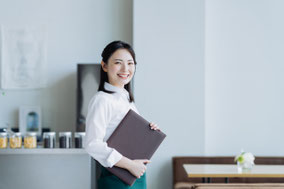 目立たない矯正はどんな人に向いている？