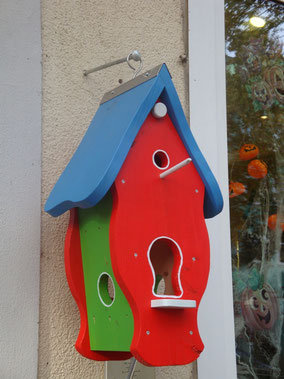 Charitymarket.de: nachhaltig, fair und handgefertigt, Das Vogelhaus der Produktionsschule Wilhelmsburg
