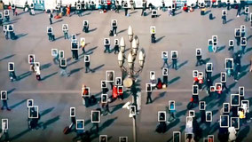 Reconnaissance faciale sur une place en Chine 