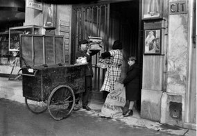 Chariot d'un facteur parisien en 1938 (le même dans les années 50)