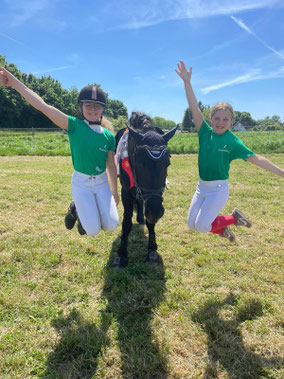 Romy Wieprecht und Joline Emmerich