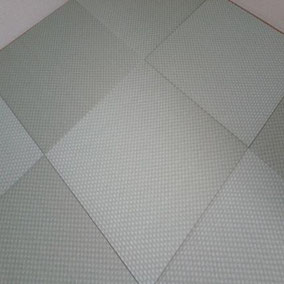 カラー畳(縁無し畳) 樹脂表　ｾｷｽｲ美草 市松ｸﾞﾘｰﾝ使用 畳表替え 半畳9枚 市松敷き 施工例へ