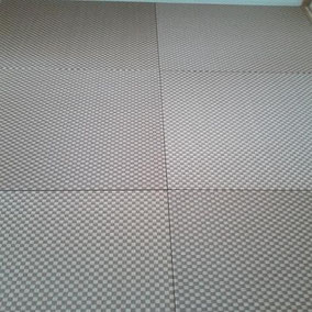 カラー畳(縁無し畳)施工例へ 樹脂表ｾｷｽｲ美草 市松ﾀﾞｰｸﾌﾞﾗｳﾝ使用 畳表替え 半畳6枚 市松敷き