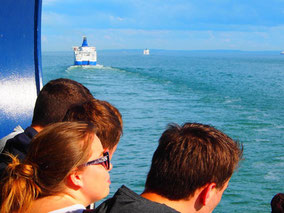 auf dem Weg ins Wochenende: auf der Fähre Dover-Calais