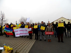 Bündnis gegen Rechts und engagierte Bürgerinnen und Bürger in Wenigenlupnitz.