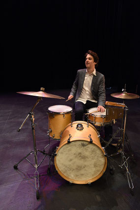 Romantic saxophone and vocal trio for wedding ceremonies and vineyard receptions in western France.