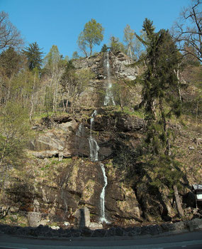 source: © Kassando; title: „The Romker Hall Waterfall in the Oker Valley“, Wikimedia.org