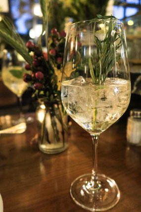 Bank Zurich restaurant Helvetiaplatz sharing dishes trendy