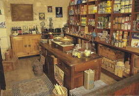 carte postale du musée des commerces d'autrefois à Rochefort sur mer