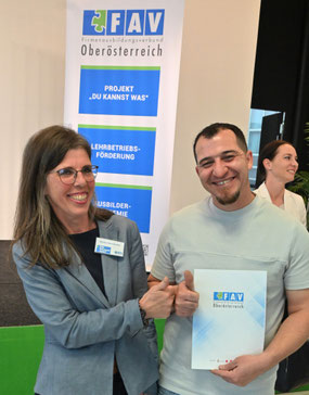 Erinnerungsfoto eines Teilnehmers mit Martina Reichetzeder 