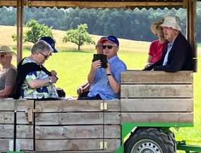 Während die einen in sich gehen – halten andere das ‘Gesagte’ bildlich fest!