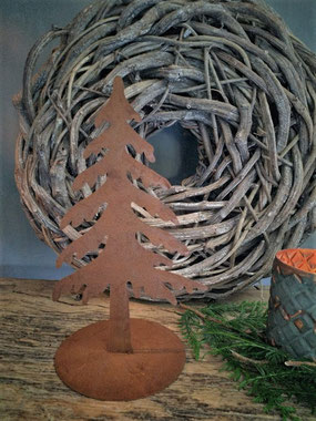 Ijzeren dennenboom (roestig), kerst, eindejaar, Stoer, Sober, Industrieel, Puur, Robuust, Grof, Landelijk wonen, Sfeervol, Geleefd, Stijlvol, Doorleefd, landelijke stijl, landelijke decoratie, vintage.