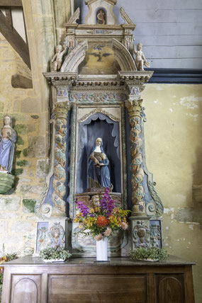 Bild: Statue Sainte Anne in der Chapelle Notre-Dame de Penhors  