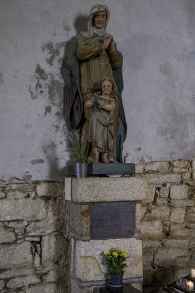 Bild: Statue heilige Anna in der Chapelle Notre-Dame-de-Grâce, Point Saint-Mathieu