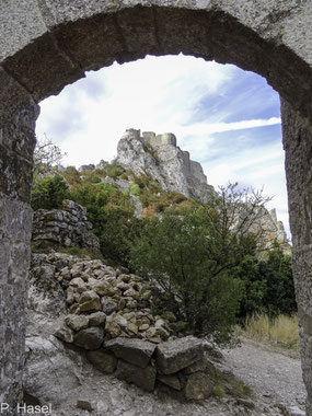 Bild: Fußweg zu Château de Peyrepertuse - Katharerburg Peyrepertuse 