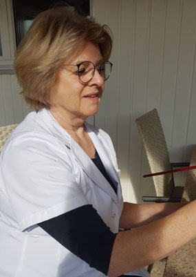 Erika Küttel kreiert ein neues Werk