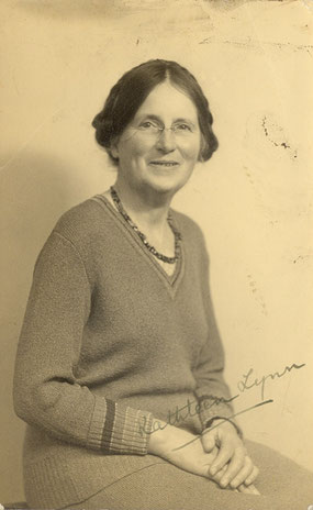 Kathleen Lynn (1974-1955).