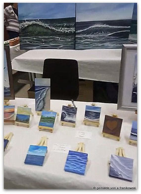 Meerbilder, Gemälde in einer Ausstellung auf einem Künstler und Handwerkermarkt in Köln