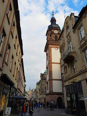 Providenzkirche von der Hauptstraße aus gesehen