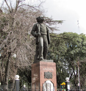 Monumento a Almafuerte en la plaza Gral San Martín de San Justo