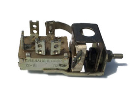 П38 (P38 700А.38.05.080 700A.38.05.080) Hauptlichtschalter Wolga Gaz 21 Main light switch Volga Gaz 21. Центральный переключатель света Волга Газ 21.