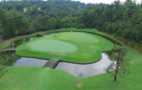 芦原ゴルフクラブ (名物ホール) 湖コース 17番 PAR3