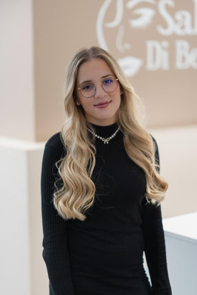 Nadine, Friseurin Königswinter