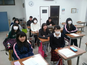 合格発表後、普段と変わらず塾に来て勉強する中3生