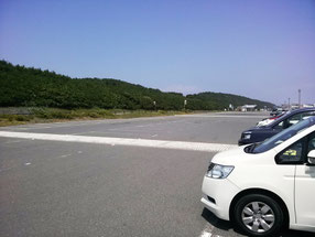 駐車場はガラガラ