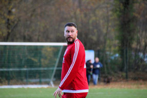 Eddy Örün sieht rot. Foto: Mathias Reß