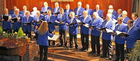 Der Wirth-Werkschor mit Chorleiterin Alexandra Hillebrands. FOTO: UWE HELDENS