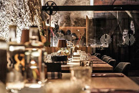 Blick in den schönen Steinkeller vom Restaurant Spuntloch in Kaltern in Südtirol