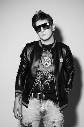 tańcząca dziewczyna