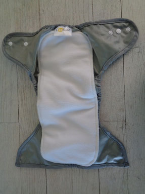 culotte de protection imperméable lookidz pour couche lavable te2 et son insert micropolaire et microfibre