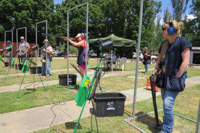 Zoe Zawora takes aim.