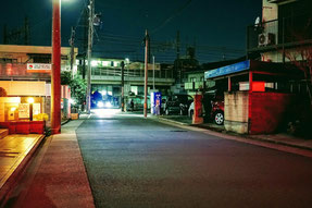 庄内用水中井筋の西側から旧佐屋街道に当たる道を写す