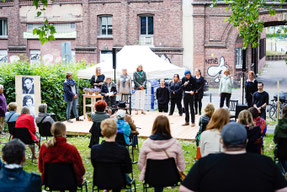 Foto: KoFabrik Bochum, Omas gegen Rechts, Lesung zur Erinnerung an die Bücherverbrennung auf dem Imbuschplatz