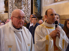 En ce jour du Pardon de Notre Dame du Mur, la statue de la Vierge est ouverte à la fin de la célébration. C’est l’occasion d’un nouveau temps de recueillement.