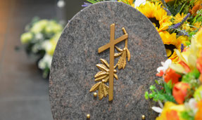 bronze-croix-rameau-d-olivier-plaque-funeraire