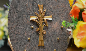 bronze-croix-gerbe-pompes-funebres-marbrerie-plaque-funeraire