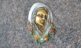 bronze-vierge-marie-rose-couleur-plaque-funeraire