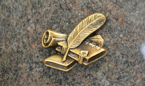 bronze-parchemin-livre-plume-oie-ecriture-ecrivain