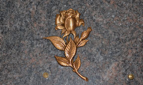 bronze-rose-pompes-funebres-marbrerie-monteux-chateaurenard-noves