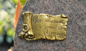 bronze-parchemin-livre-cavaillon-service-funeraire-pompes-funebres-carpentras